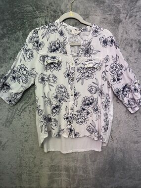 Ember XL black White Floral Button-Front Blouse hi lo roll tab sleeve rayon